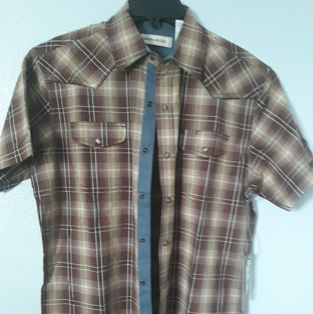 NWT Dakota Grizzly Shirt
